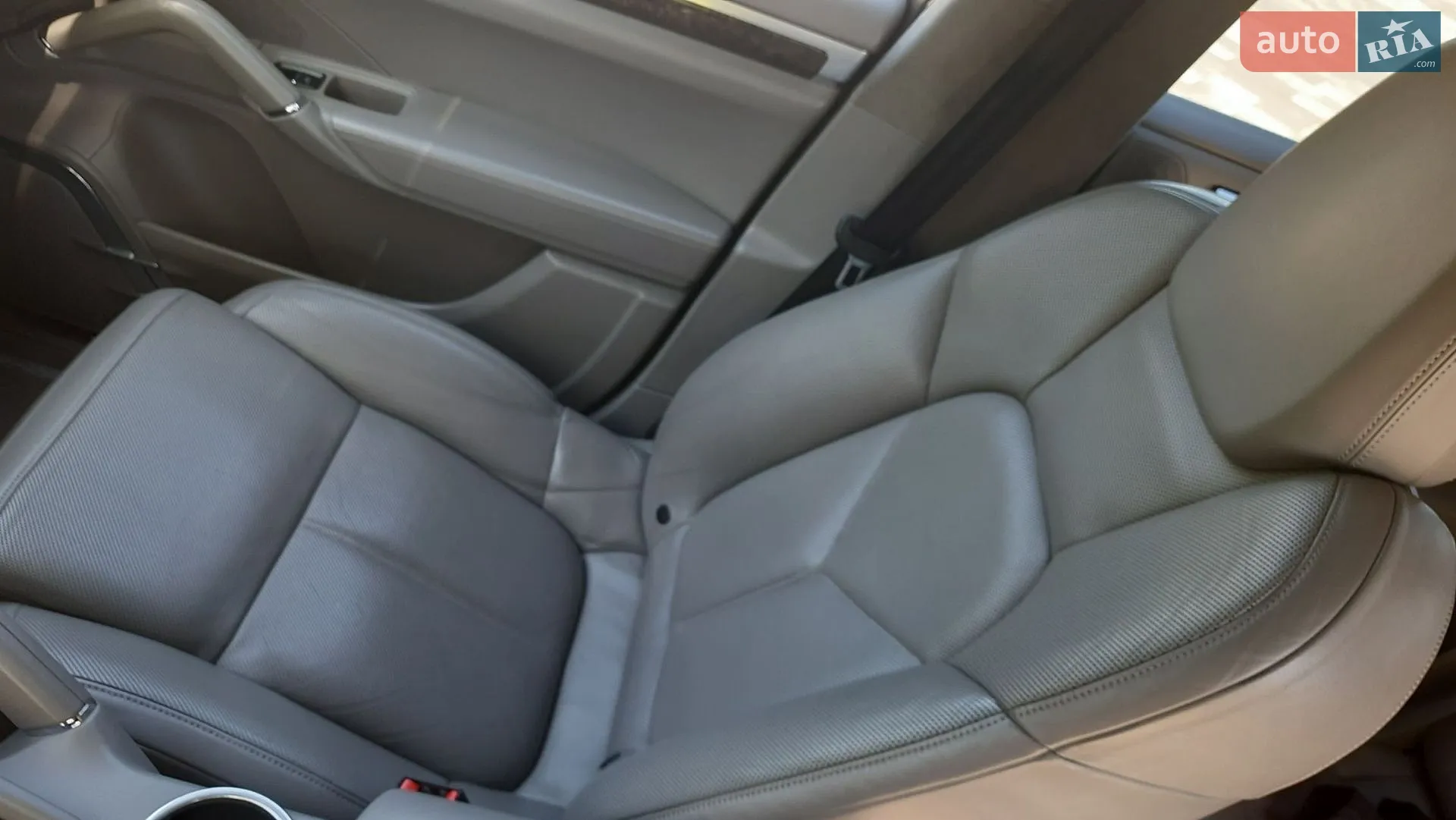 2011 Porsche Cayenne - мініатюра 20