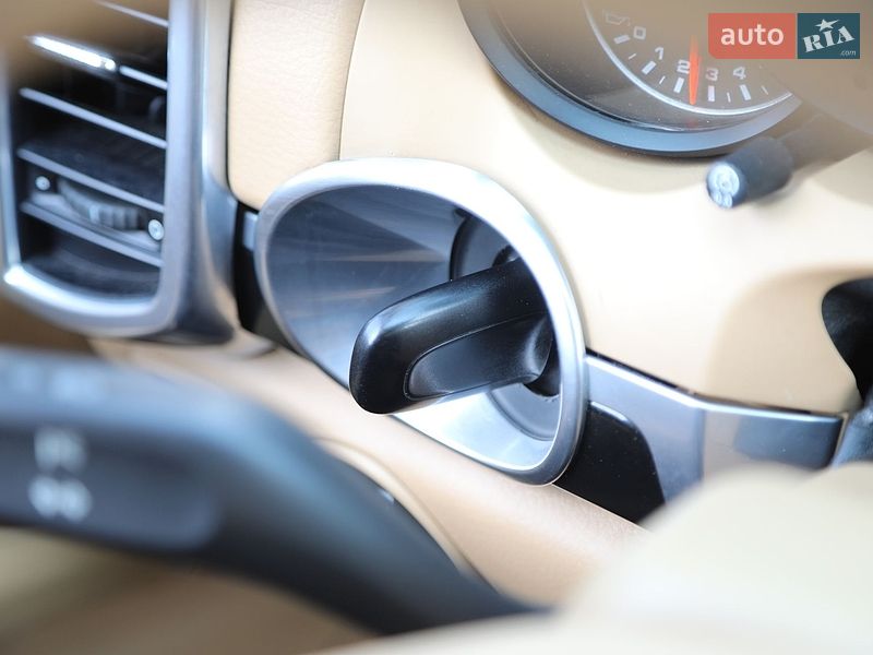 Внедорожник / Кроссовер Porsche Cayenne 2013 в Харькове