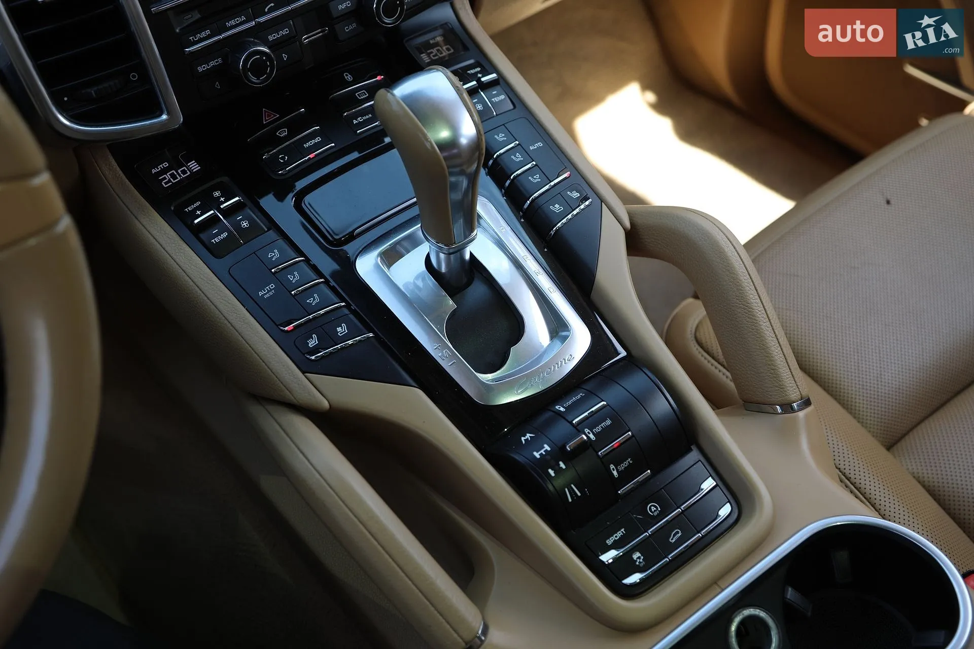 2013 Porsche Cayenne - мініатюра 22