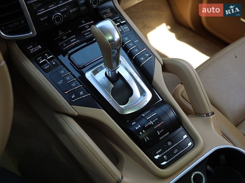 Внедорожник / Кроссовер Porsche Cayenne 2013 в Харькове