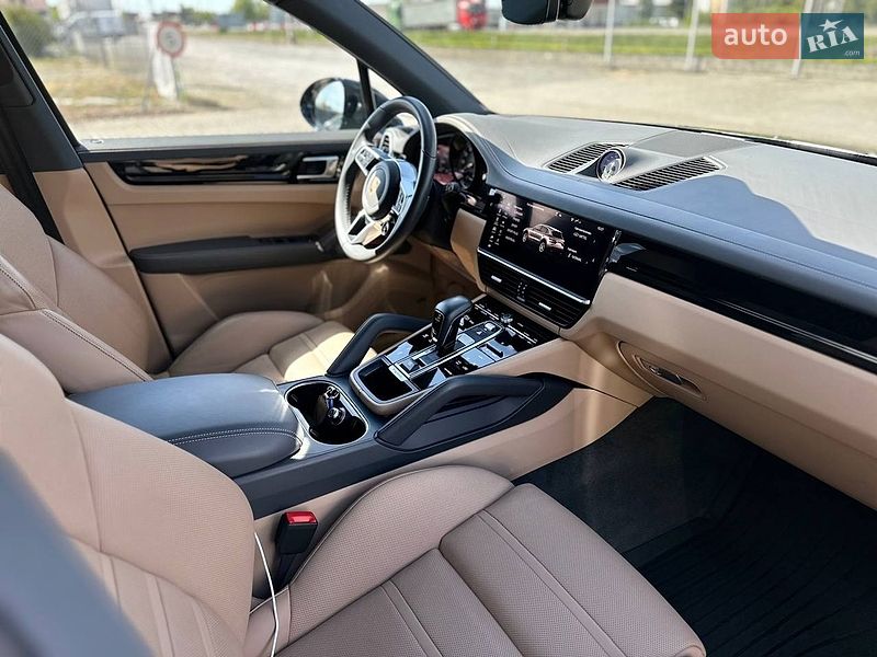 Внедорожник / Кроссовер Porsche Cayenne 2021 в Ужгороде