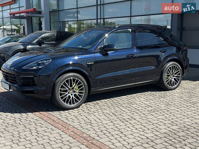Внедорожник / Кроссовер Porsche Cayenne 2021 в Ужгороде