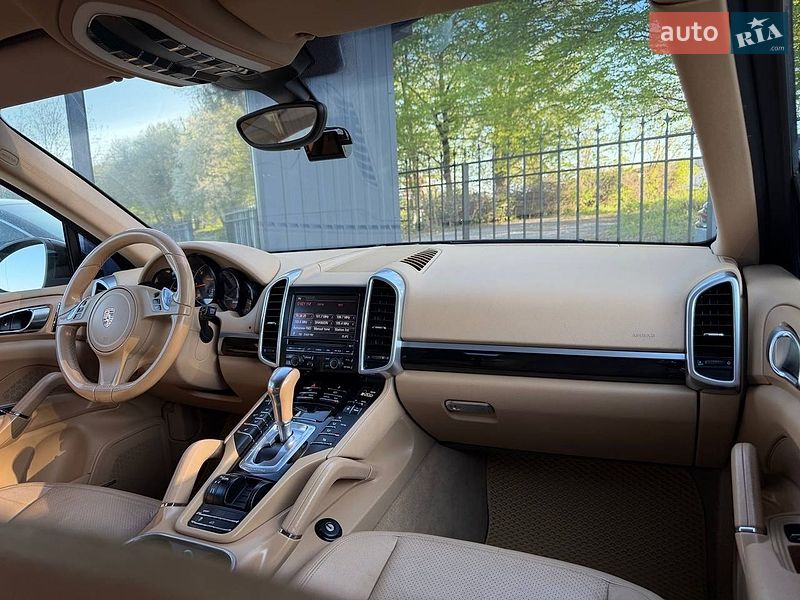 Внедорожник / Кроссовер Porsche Cayenne 2013 в Хмельницком
