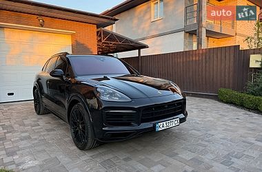 Внедорожник / Кроссовер Porsche Cayenne 2021 в Киеве