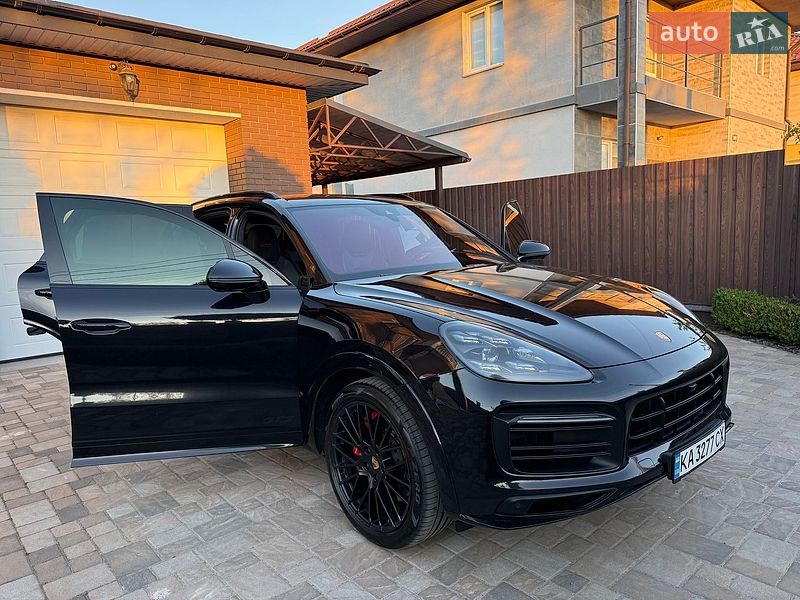 Внедорожник / Кроссовер Porsche Cayenne 2021 в Киеве