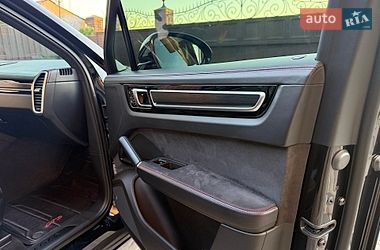 Внедорожник / Кроссовер Porsche Cayenne 2021 в Киеве