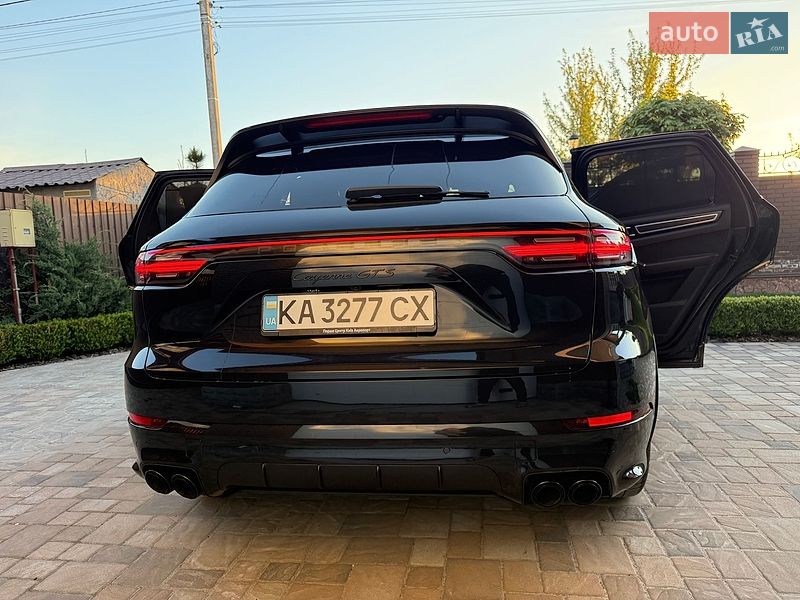 Внедорожник / Кроссовер Porsche Cayenne 2021 в Киеве