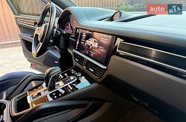 Внедорожник / Кроссовер Porsche Cayenne 2021 в Киеве