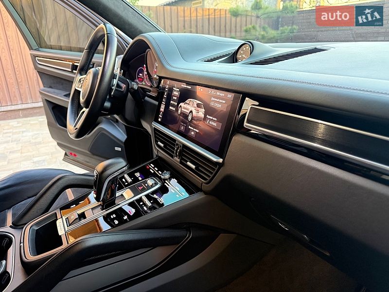Внедорожник / Кроссовер Porsche Cayenne 2021 в Киеве