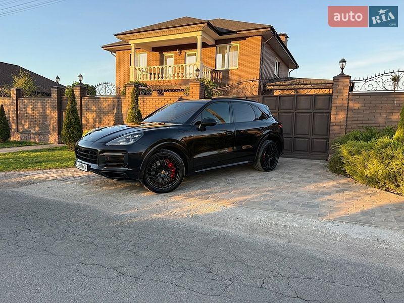 Внедорожник / Кроссовер Porsche Cayenne 2021 в Киеве
