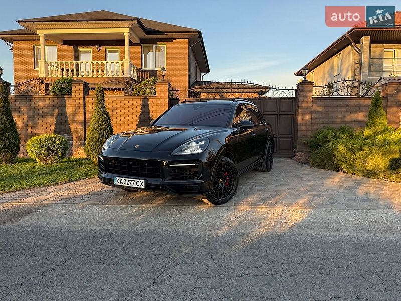 Внедорожник / Кроссовер Porsche Cayenne 2021 в Киеве