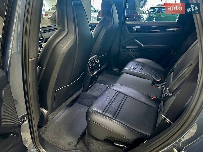 Внедорожник / Кроссовер Porsche Cayenne 2018 в Львове