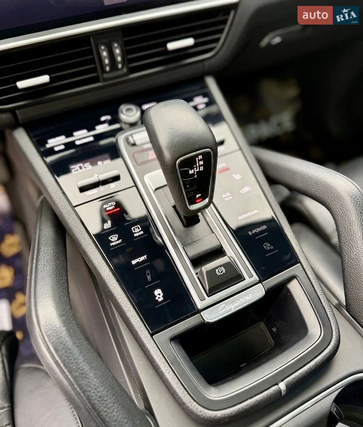 2018 Porsche Cayenne - мініатюра 24