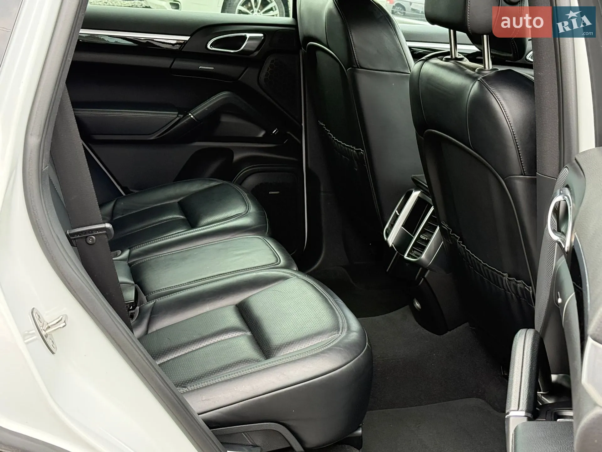 2015 Porsche Cayenne - мініатюра 22