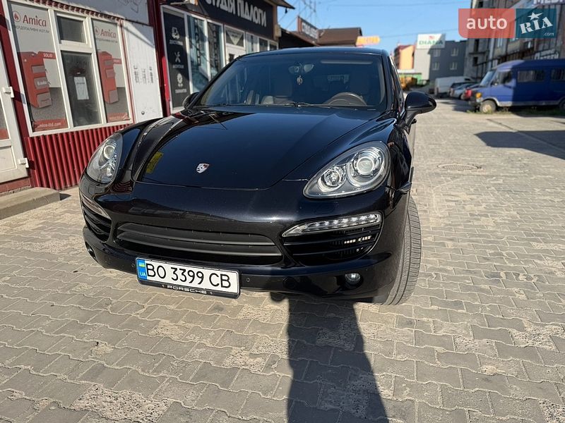 Позашляховик / Кросовер Porsche Cayenne 2012 в Тернополі
