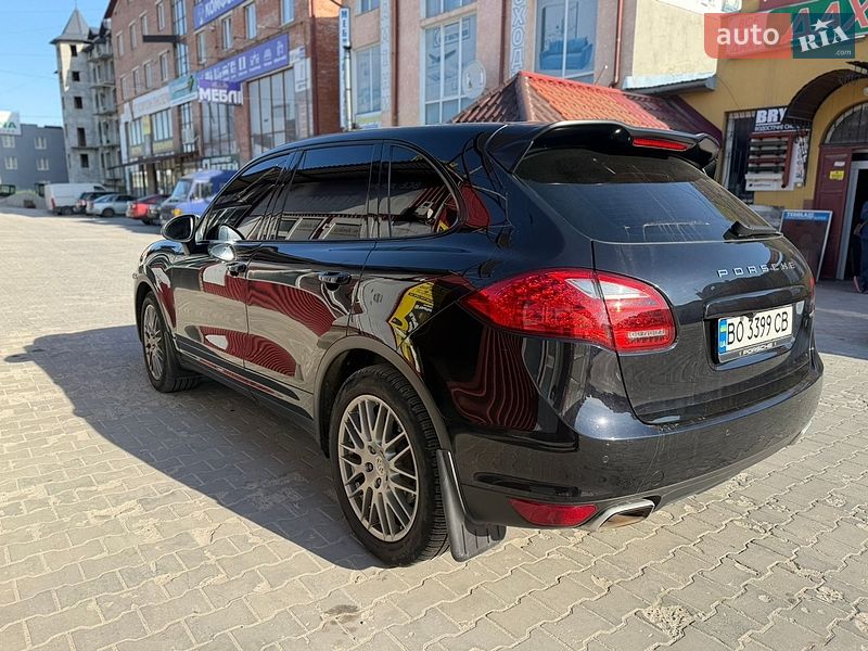 Позашляховик / Кросовер Porsche Cayenne 2012 в Тернополі