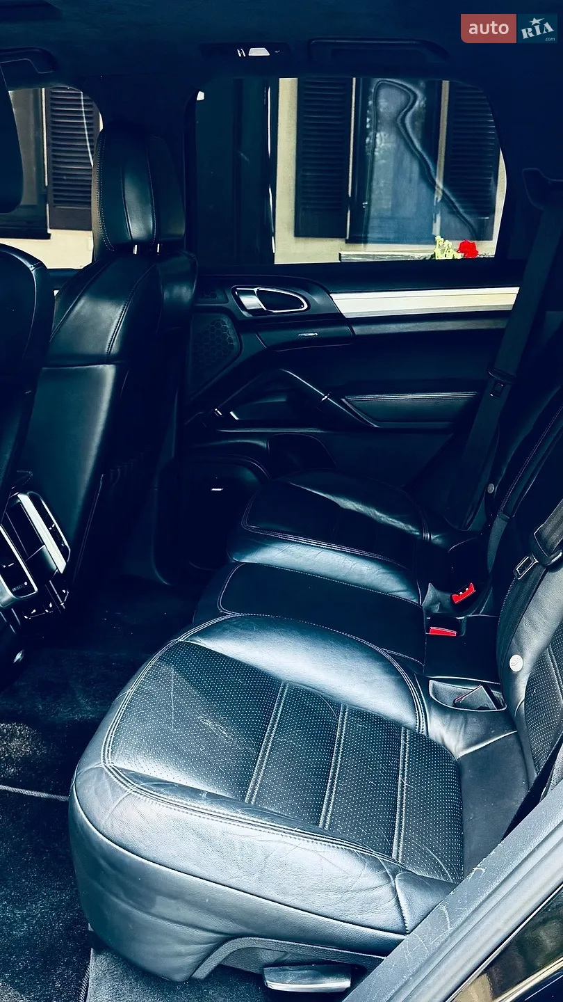 2010 Porsche Cayenne - мініатюра 203