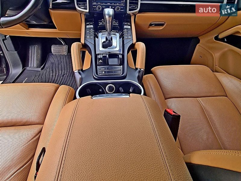 Внедорожник / Кроссовер Porsche Cayenne 2014 в Житомире