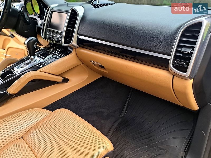 Внедорожник / Кроссовер Porsche Cayenne 2014 в Житомире