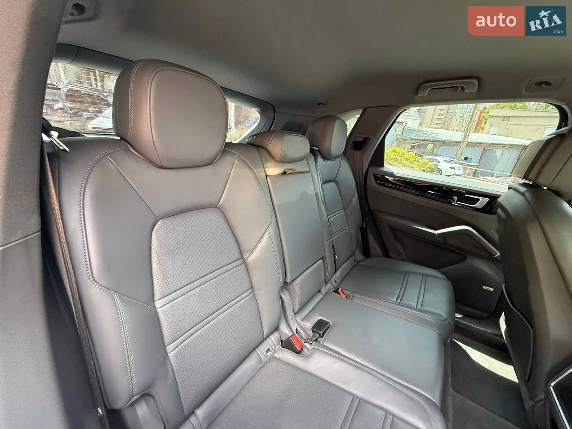 2018 Porsche Cayenne - мініатюра 12