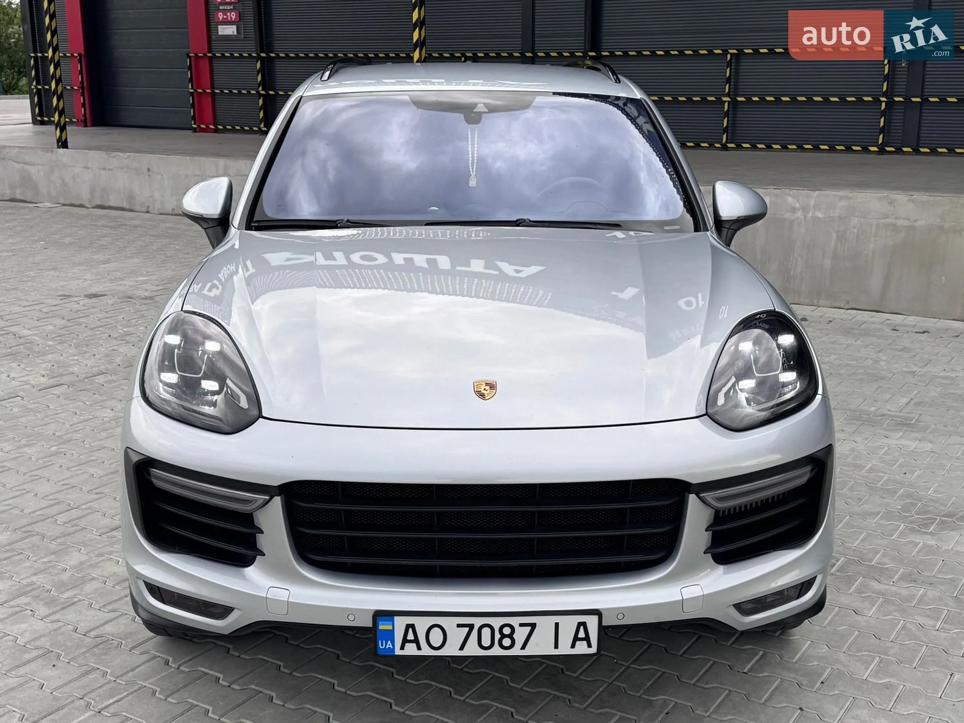 2015 Porsche Cayenne - мініатюра 4