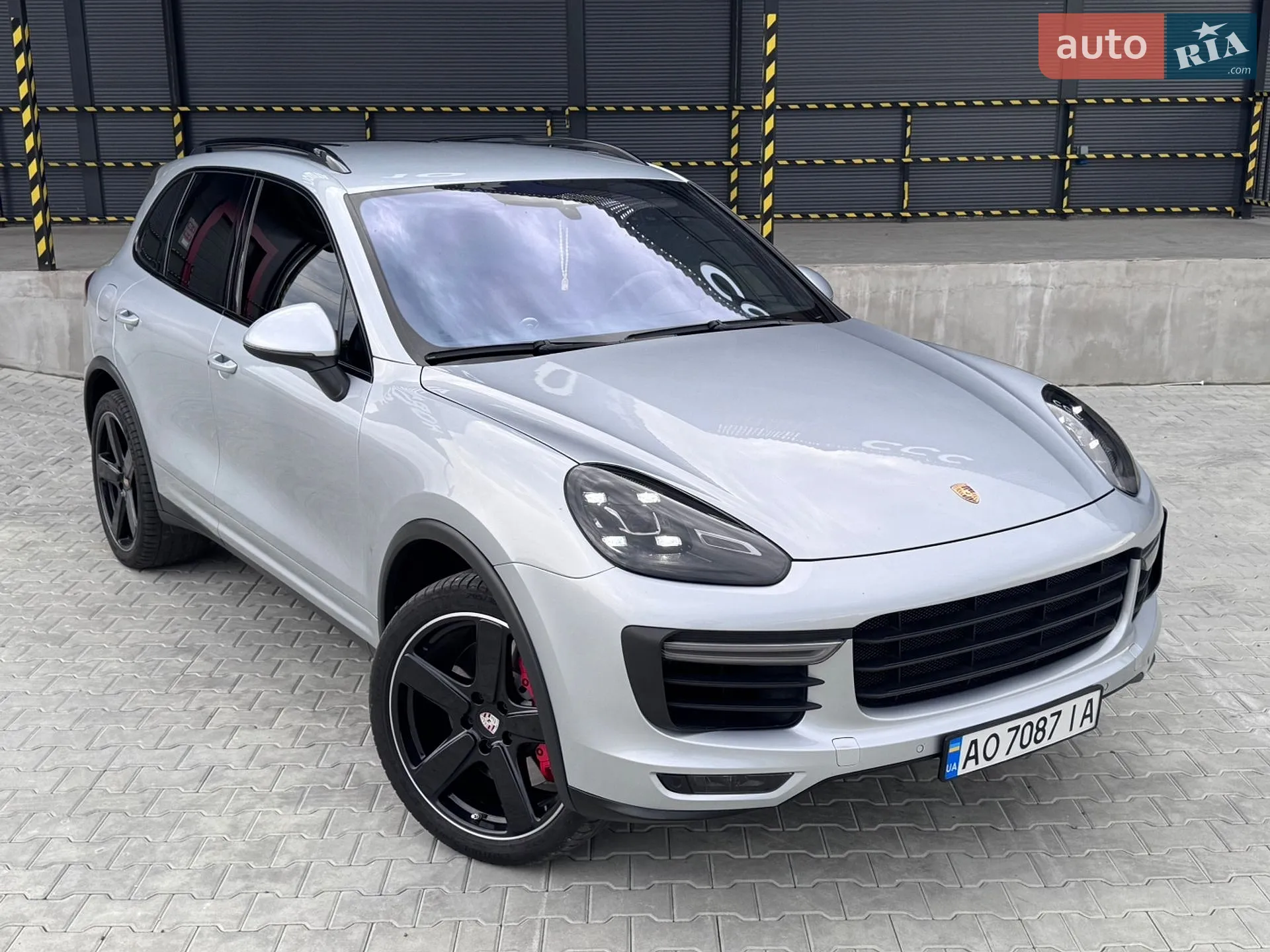 2015 Porsche Cayenne - мініатюра 22
