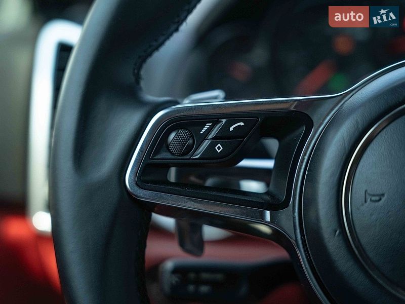 Внедорожник / Кроссовер Porsche Cayenne 2014 в Черновцах