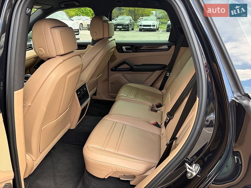Внедорожник / Кроссовер Porsche Cayenne 2018 в Днепре
