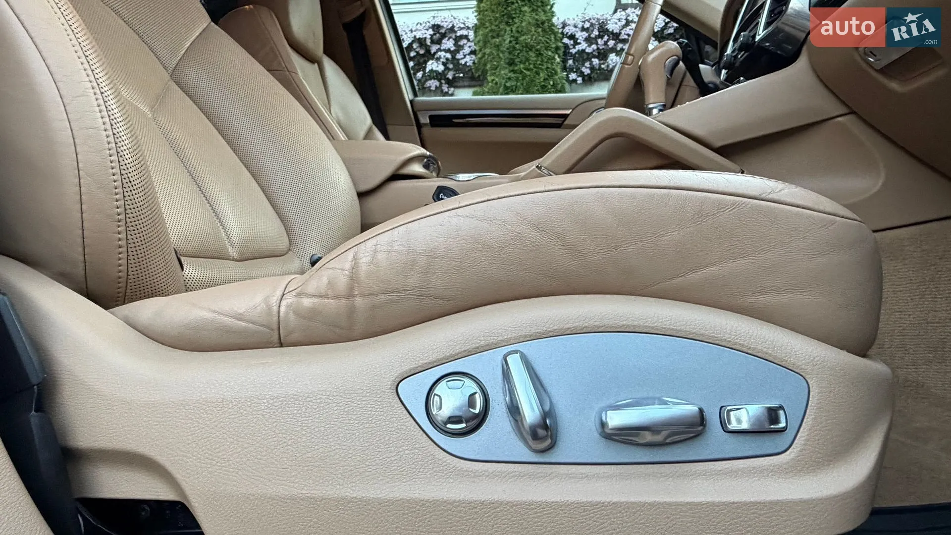 2011 Porsche Cayenne - мініатюра 42
