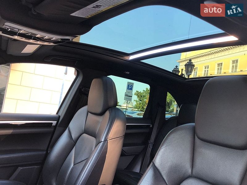 Внедорожник / Кроссовер Porsche Cayenne 2015 в Одессе