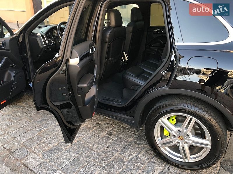 Внедорожник / Кроссовер Porsche Cayenne 2015 в Одессе