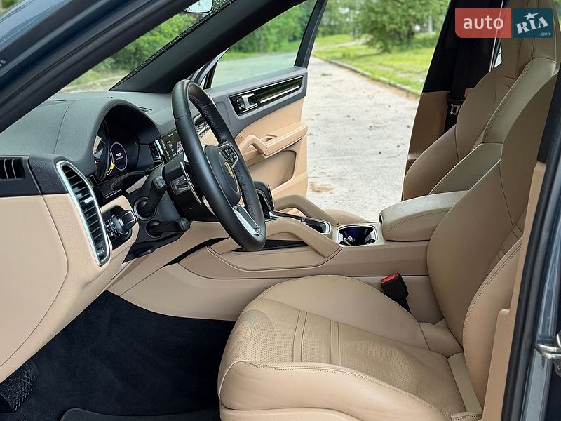 Внедорожник / Кроссовер Porsche Cayenne 2020 в Киеве