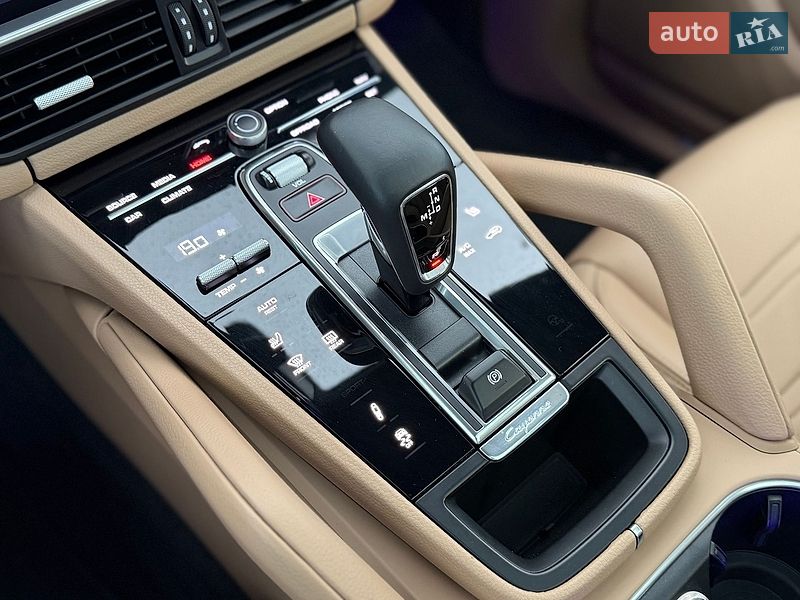 Внедорожник / Кроссовер Porsche Cayenne 2020 в Киеве
