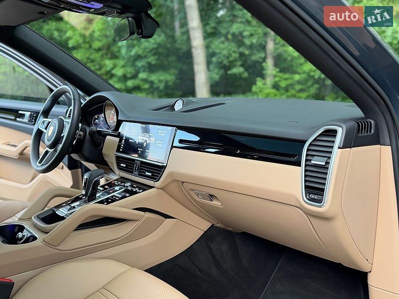 Внедорожник / Кроссовер Porsche Cayenne 2020 в Киеве