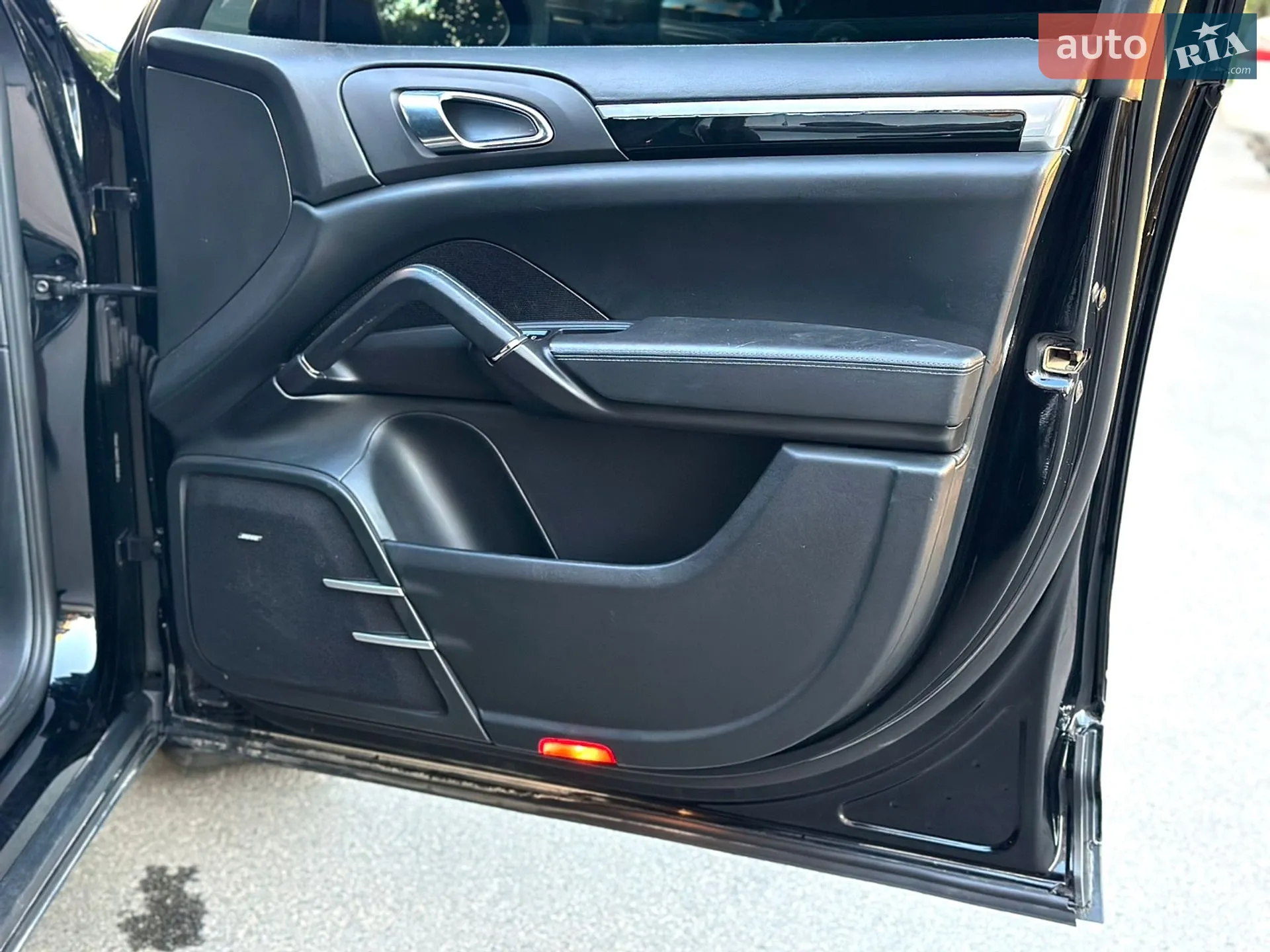 2011 Porsche Cayenne - мініатюра 35