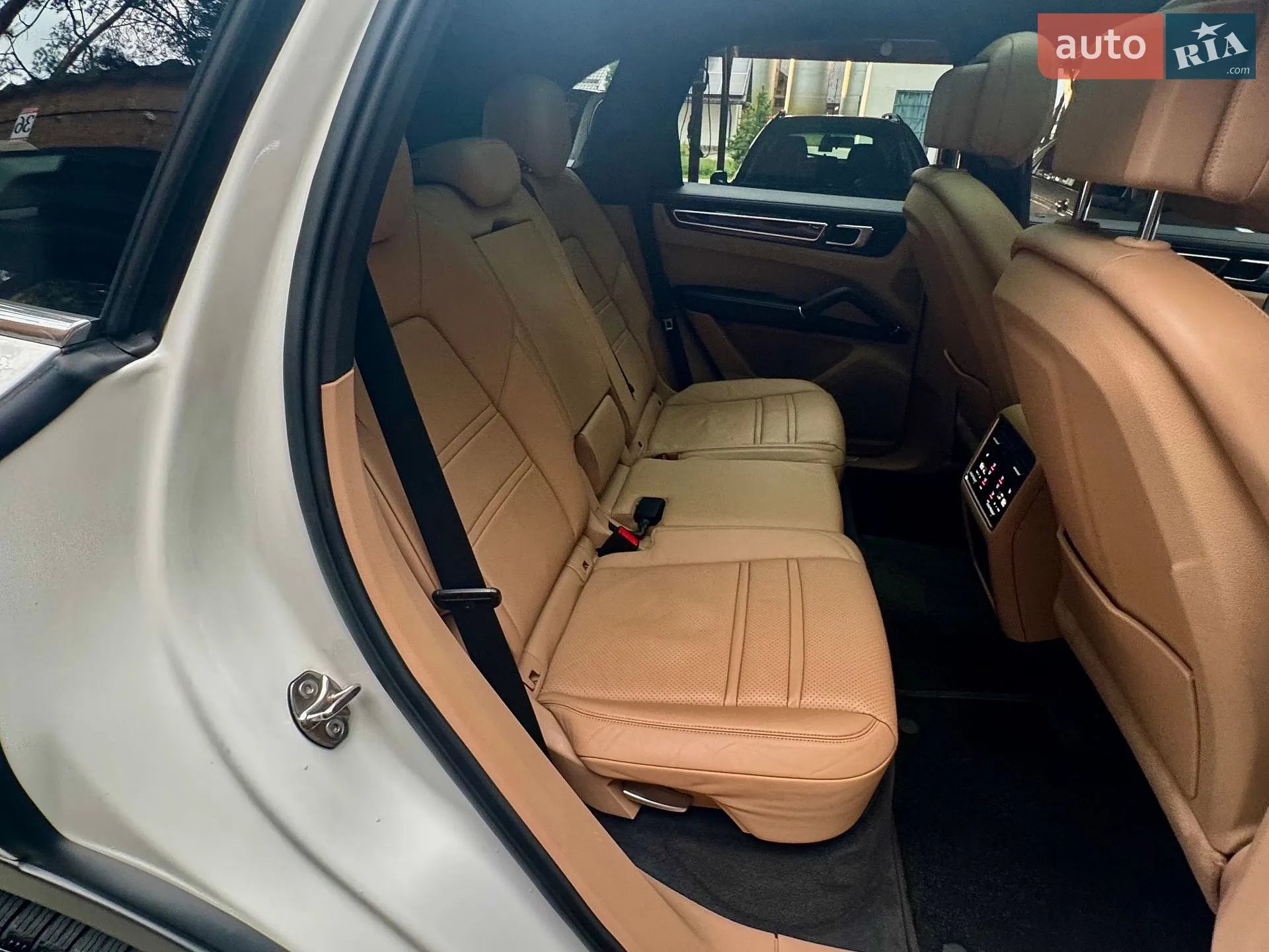 2017 Porsche Cayenne - мініатюра 15