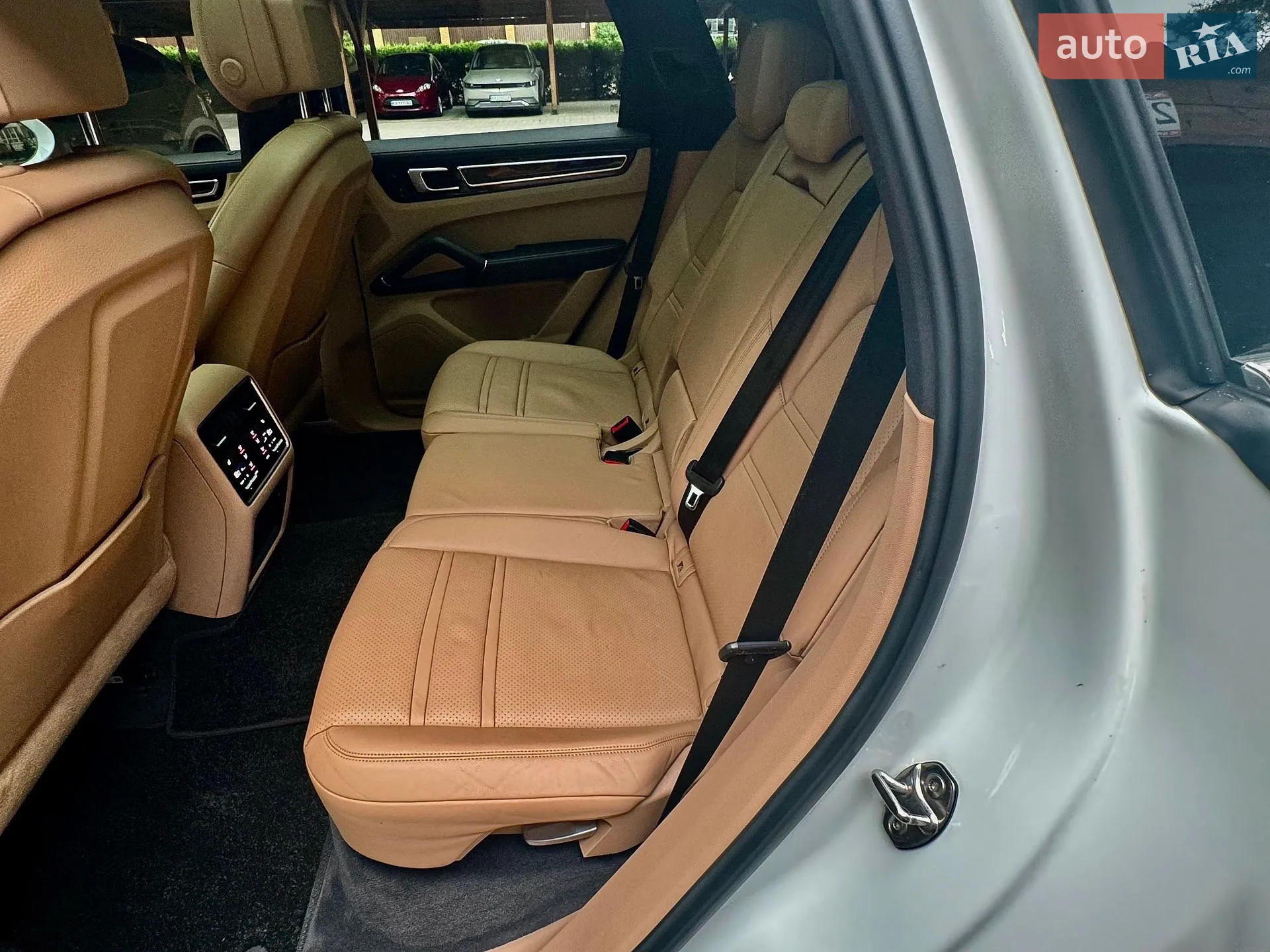 2017 Porsche Cayenne - мініатюра 21