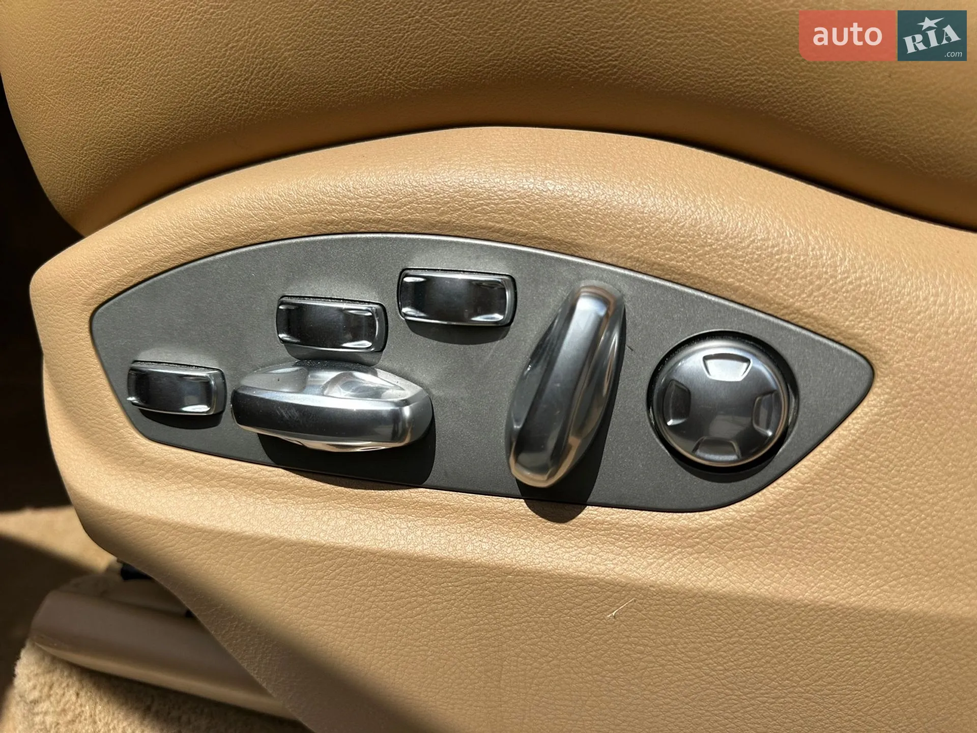 2012 Porsche Cayenne - мініатюра 20
