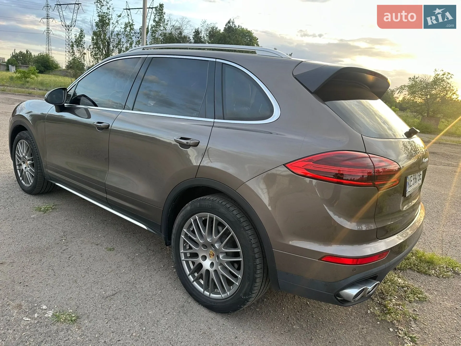 2016 Porsche Cayenne - мініатюра 21