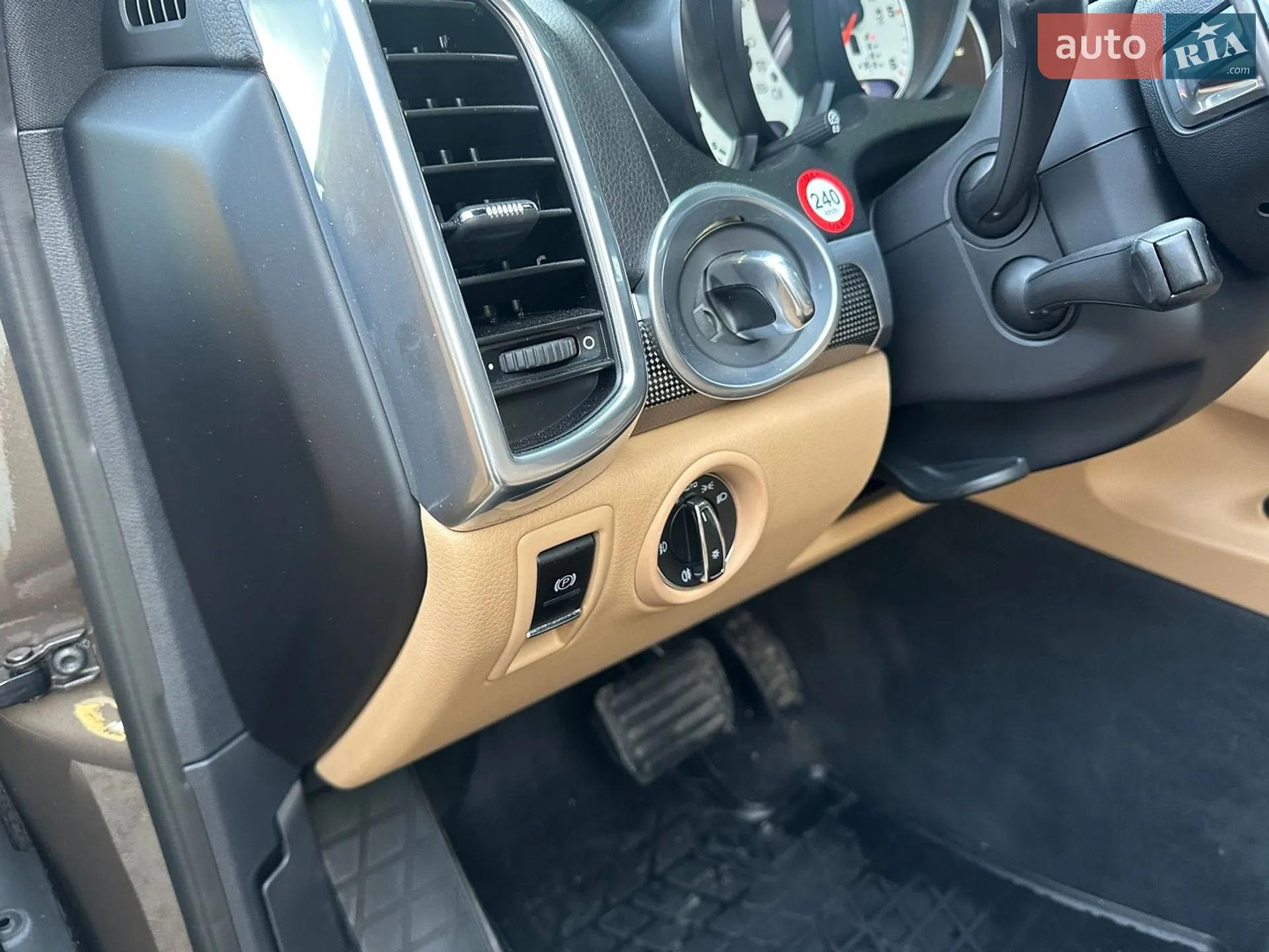 2016 Porsche Cayenne - мініатюра 35