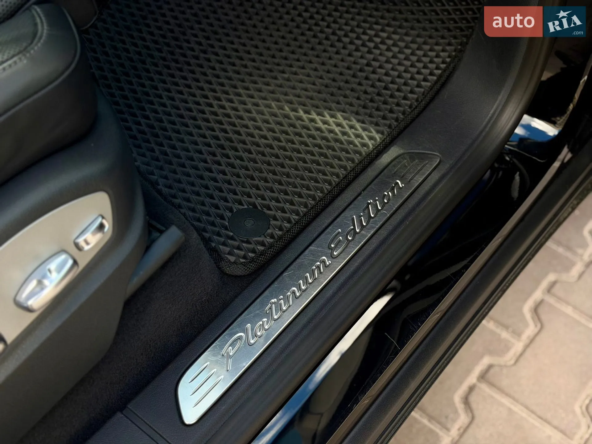 2016 Porsche Cayenne - мініатюра 14