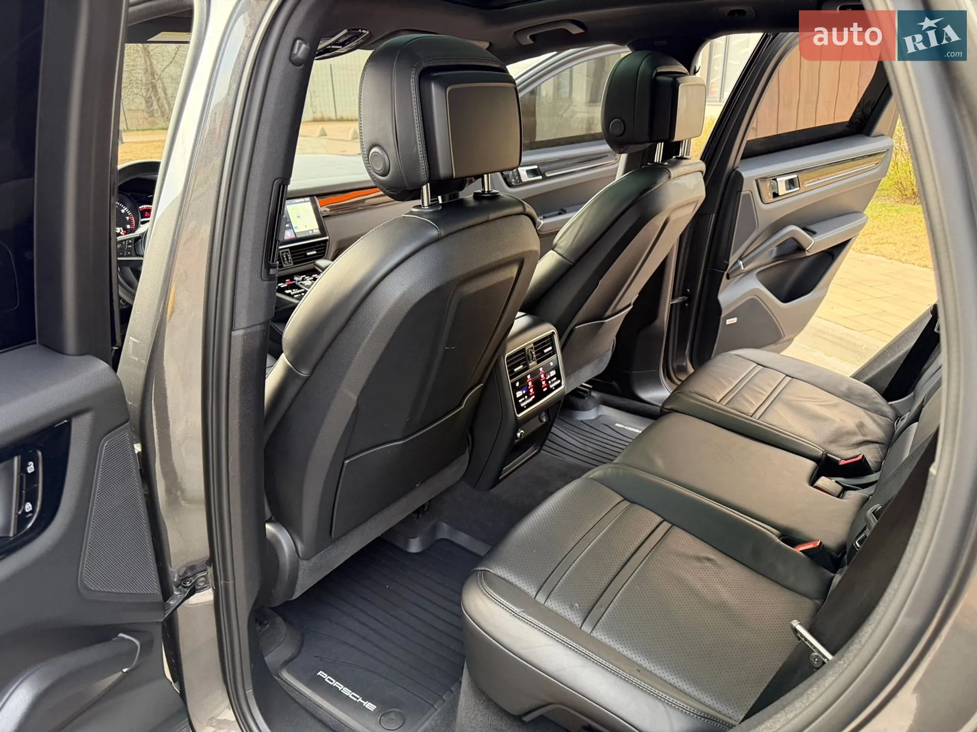 2020 Porsche Cayenne - мініатюра 21