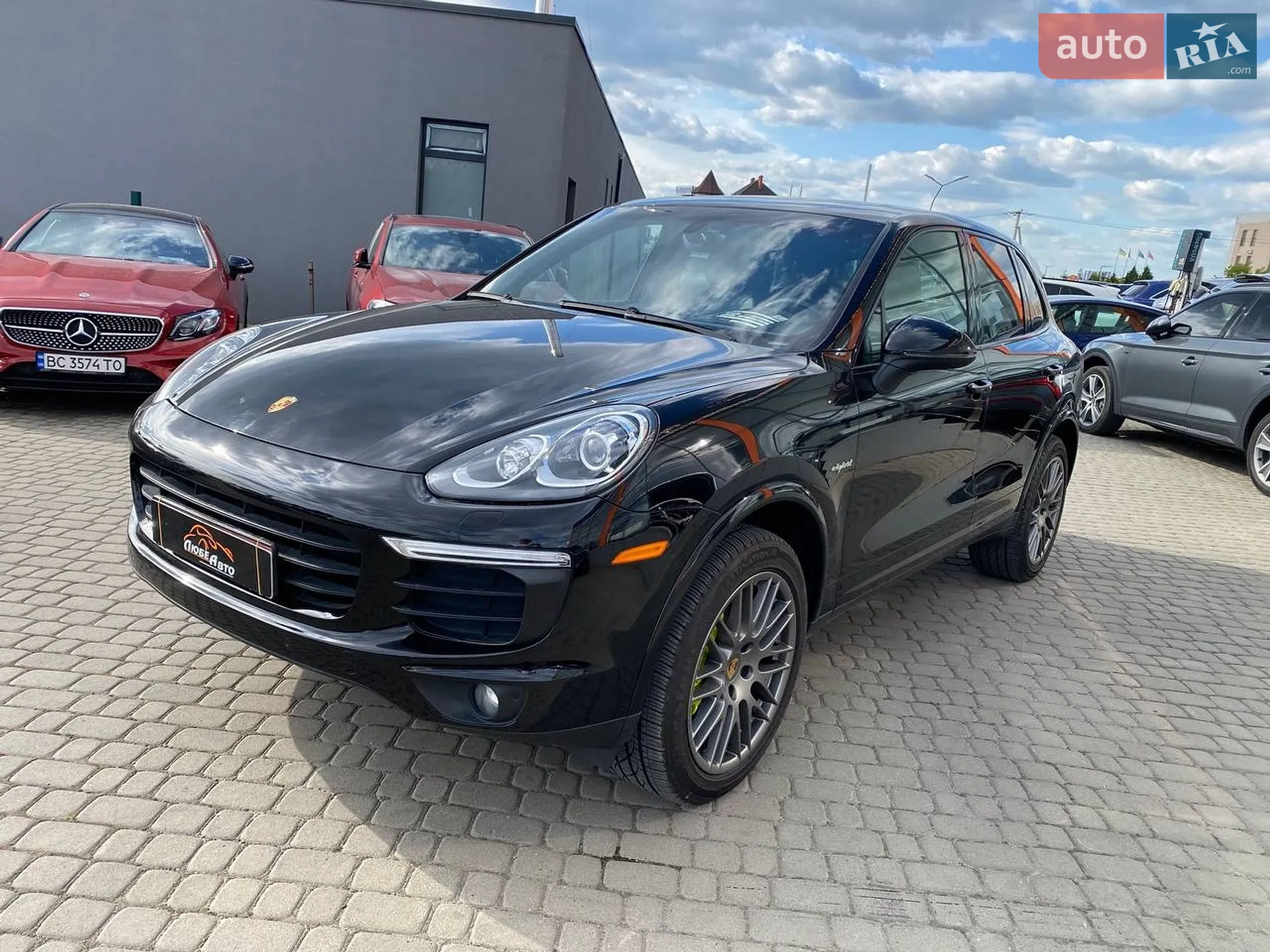 2016 Porsche Cayenne - мініатюра 3