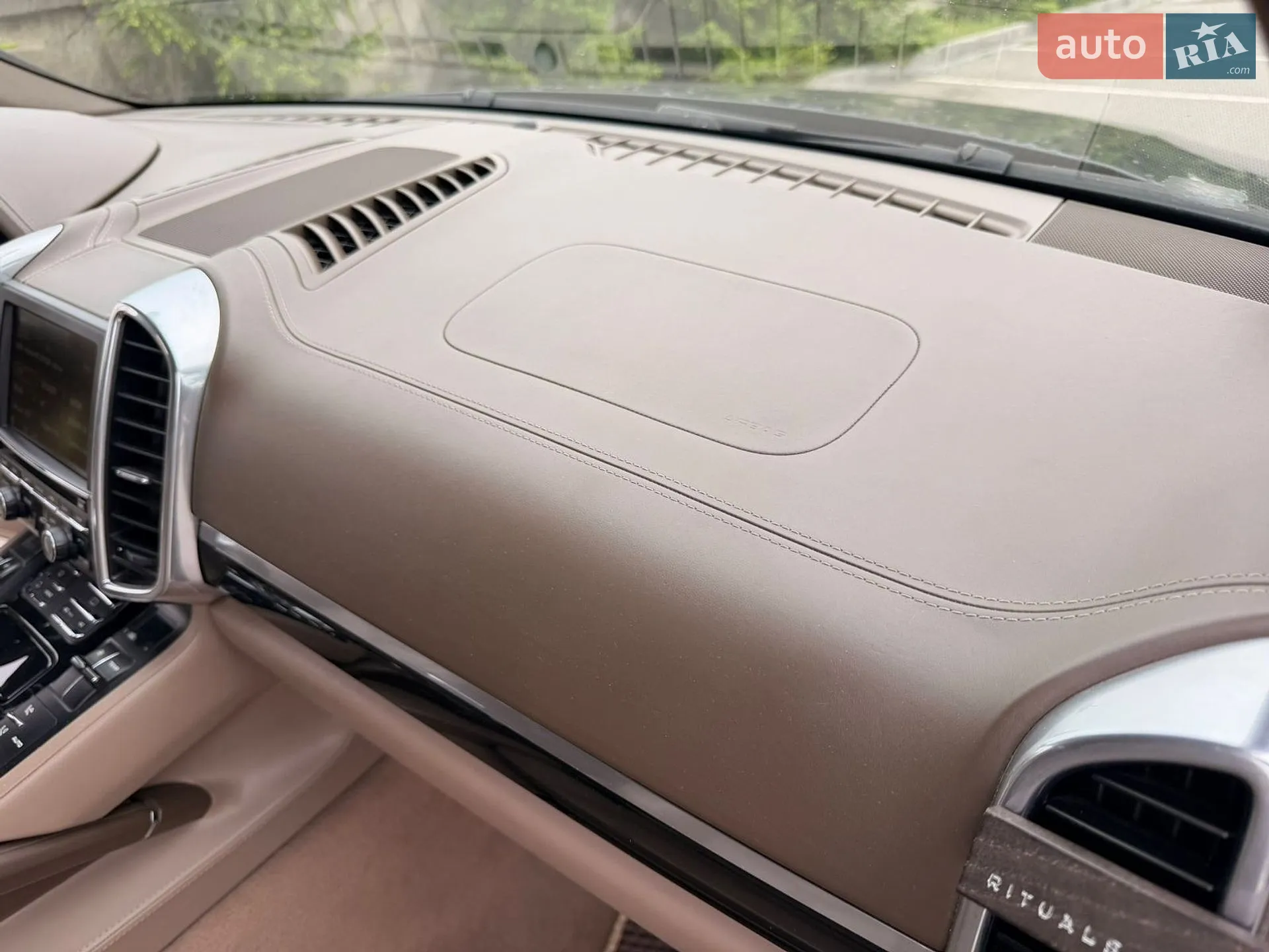 2010 Porsche Cayenne - мініатюра 59