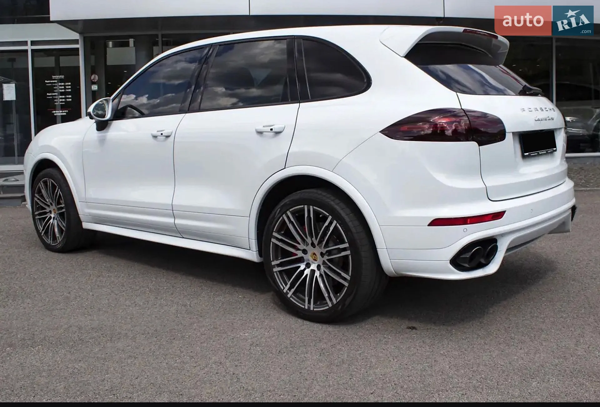 2015 Porsche Cayenne - мініатюра 3