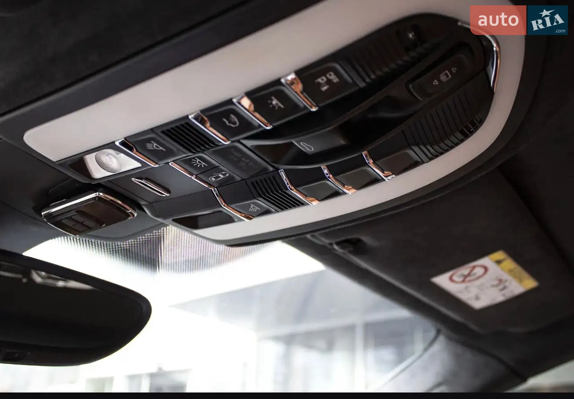 2015 Porsche Cayenne - мініатюра 19
