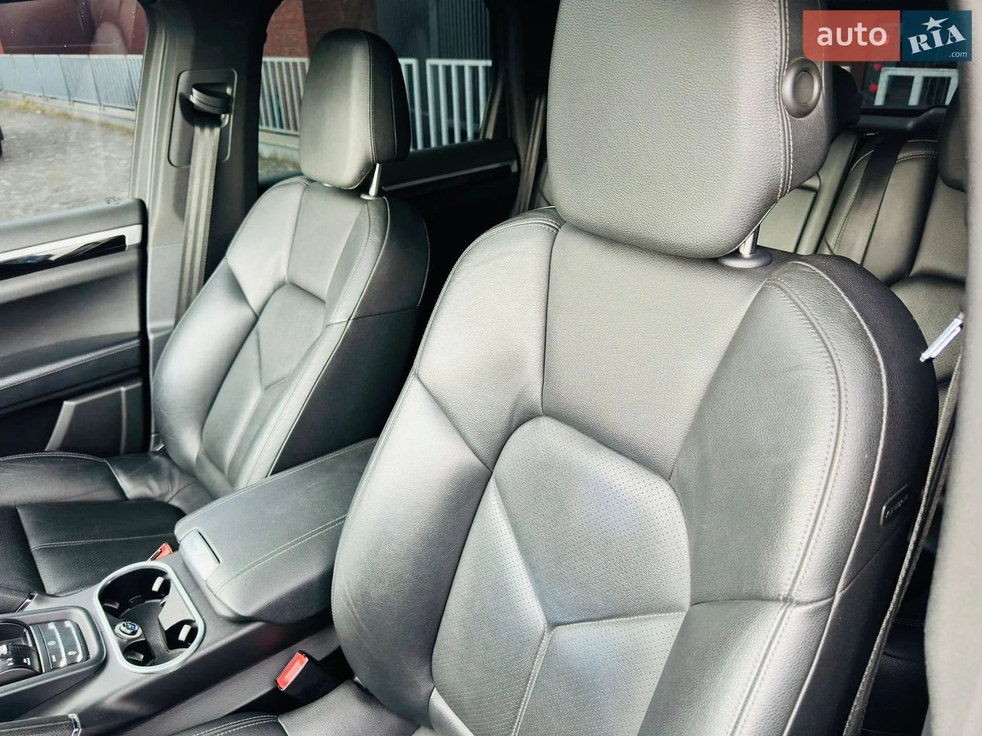 2014 Porsche Cayenne - мініатюра 19