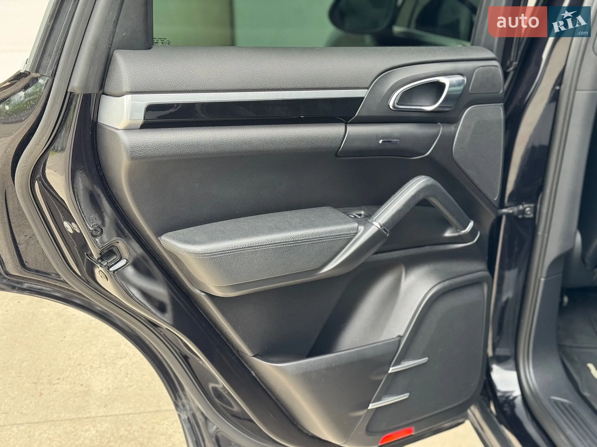 2011 Porsche Cayenne - мініатюра 23