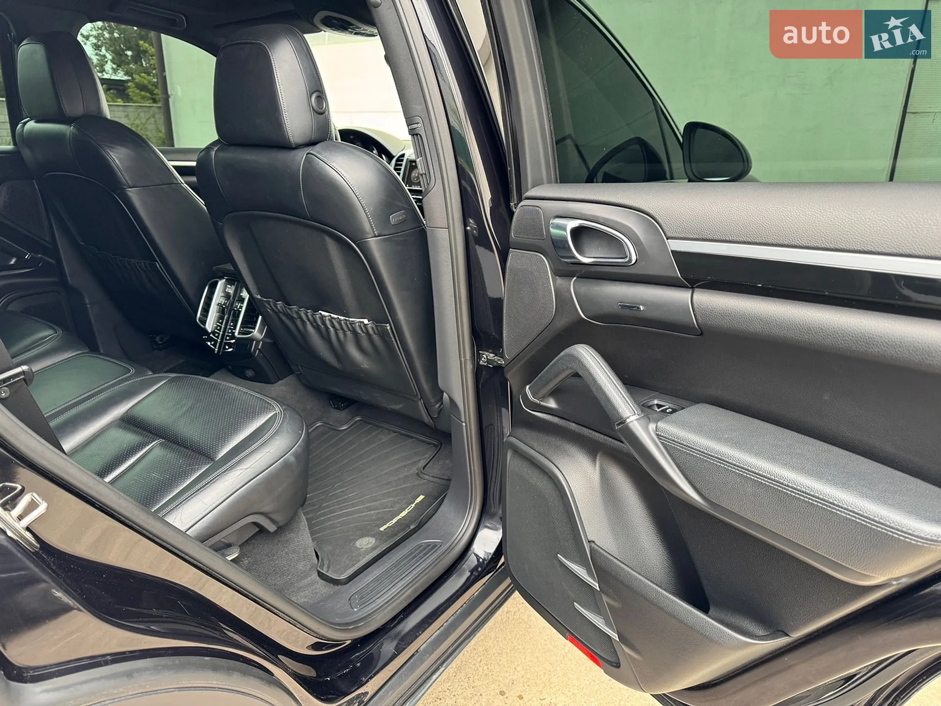2011 Porsche Cayenne - мініатюра 25