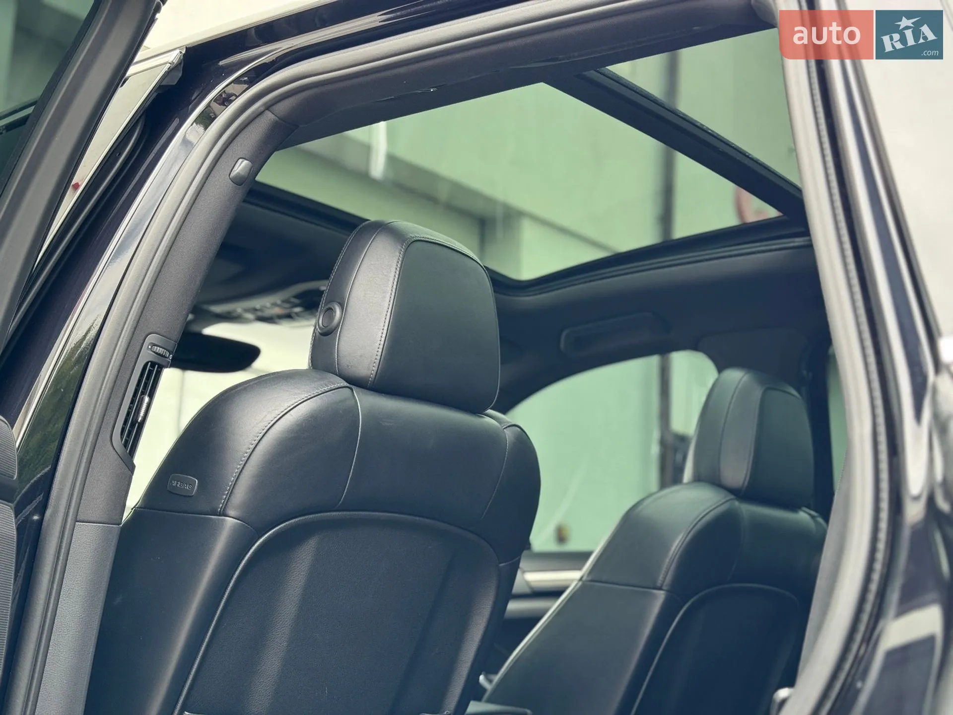 2011 Porsche Cayenne - мініатюра 31